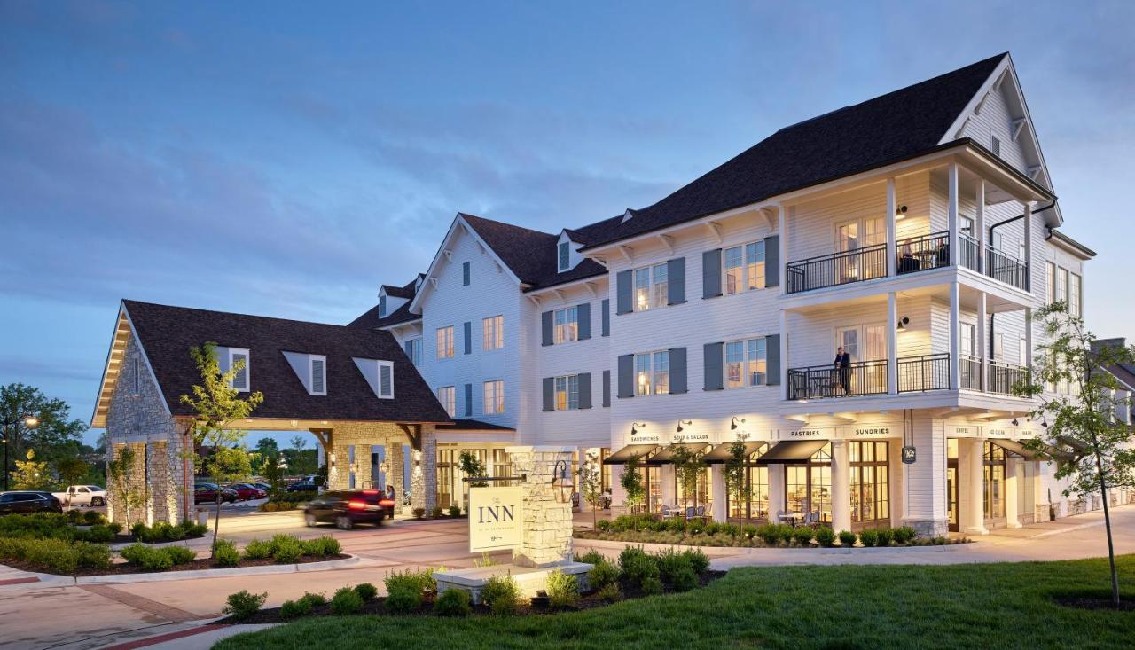 The Inn At Meadowbrook Overland Park Exterior foto